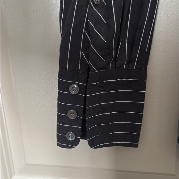 J.Crew Kathryn Slim-Fit Black Button Down Shirt | EUC | Size S - Picture 3 of 8